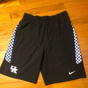 University of Kentucky Wildcats large Nike basketball shorts